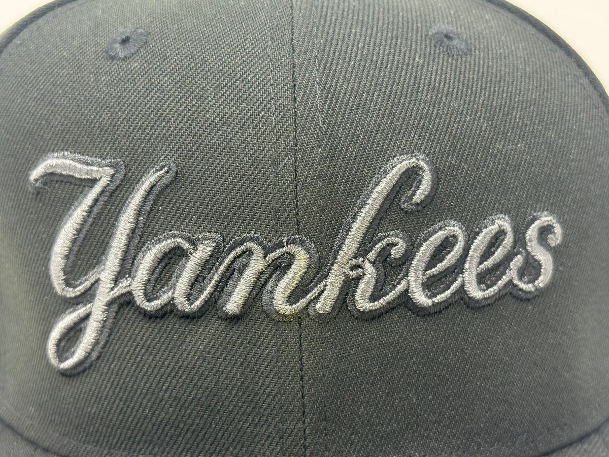 New York Yankees 75th anniversary "Metallic Pack" Red Brim Fitted Hat