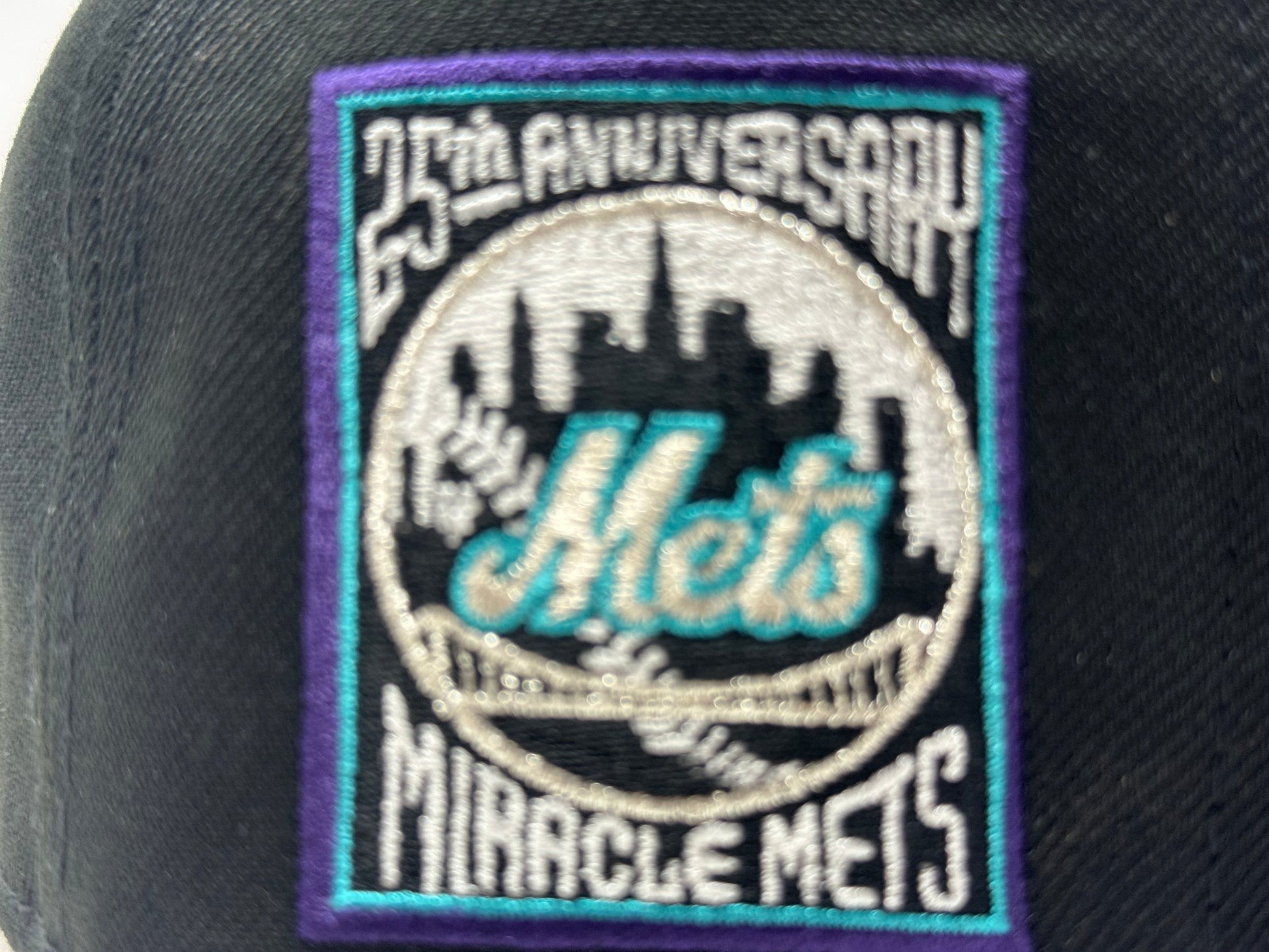 New York Mets 25th Anniversary Apple Logo "Sneaker Matching" Fitted Hats