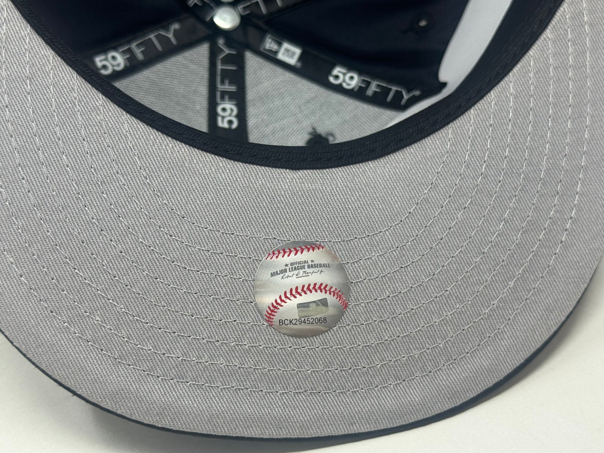 New York Yankees 1962 World Series Satin Fitted Hat-Navy