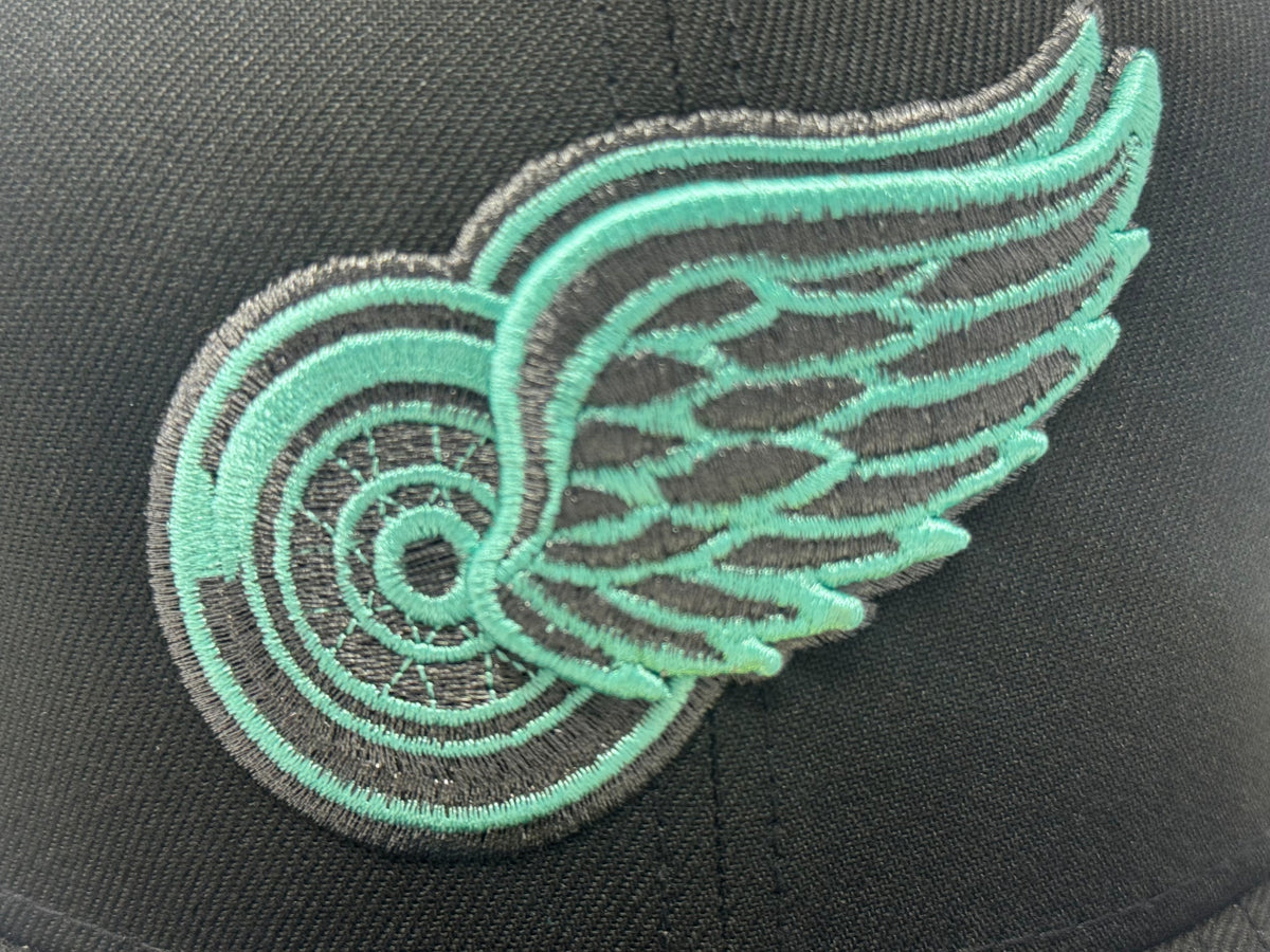 Detroit Redwings 2002 Stanley Cup Champion Fitted Hats