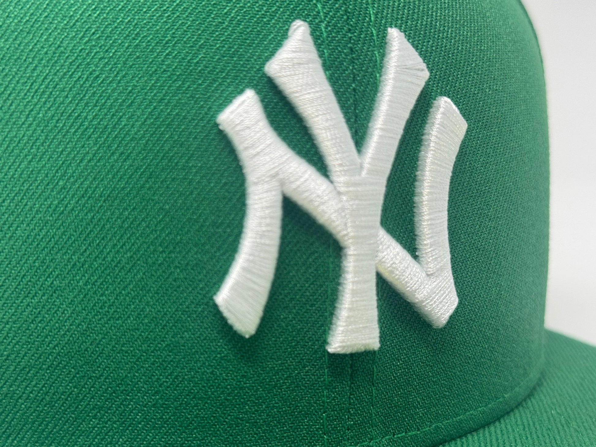 New York Yankees 1999 World Series Kelly Green Fitted Hats